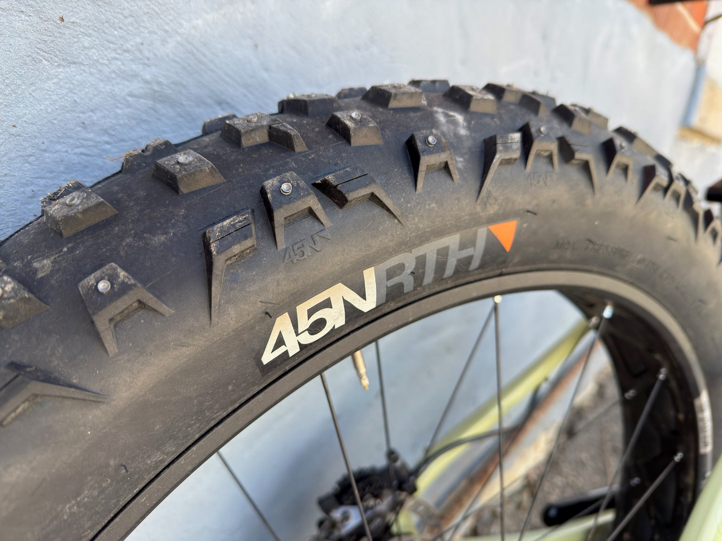 Used Pivot LES Fat Carbon 27.5" Fat PRO XT, Carbon Rigid Fork