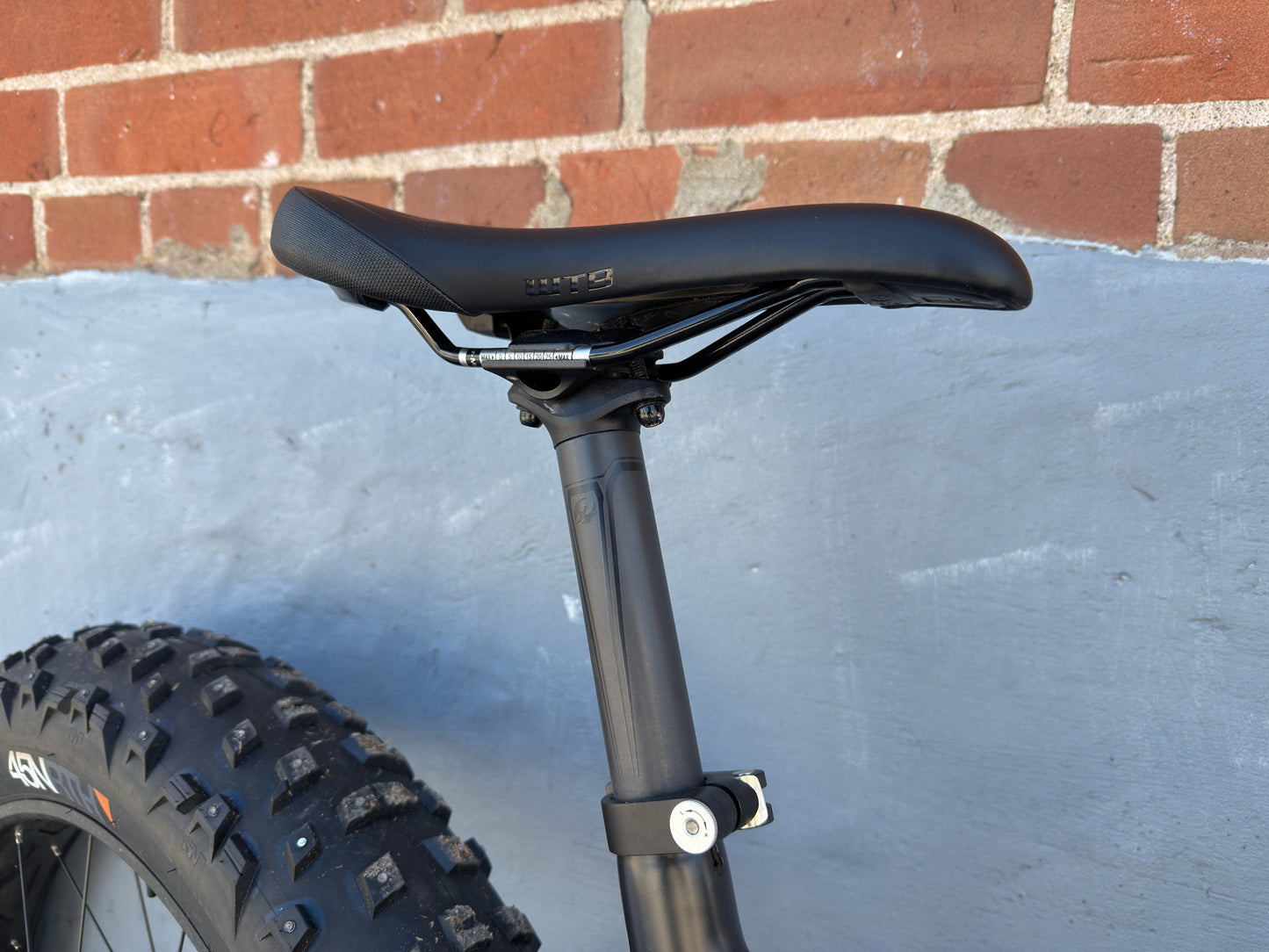 Used Pivot LES Fat Carbon 27.5" Fat PRO XT, Carbon Rigid Fork